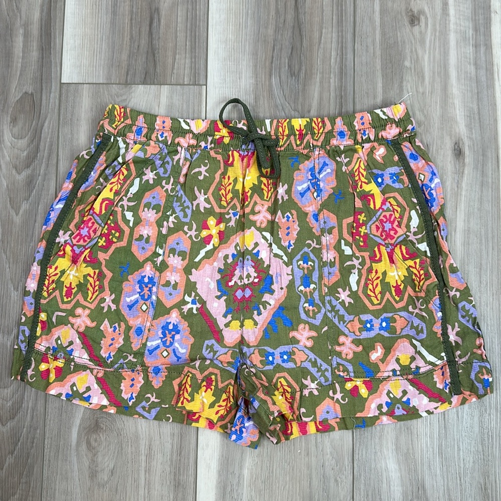 Zara Olive Green Multicolor Printed Women's Shorts - Picture 2 of 8